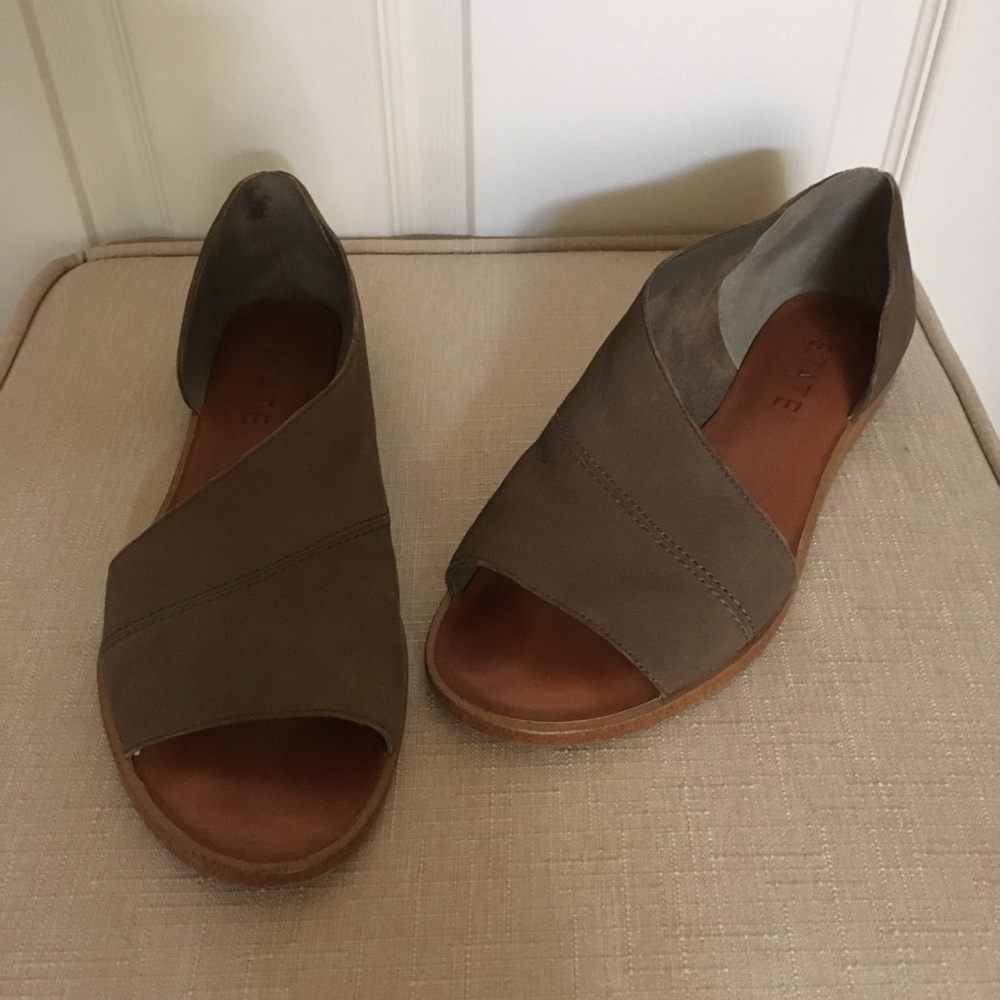 Olive 1STATE flats